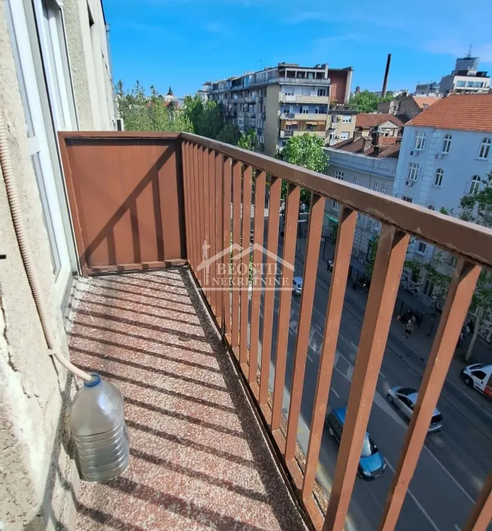 Prodaja, dvosoban stan, 61m², Stari Grad, Beograd