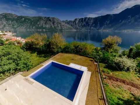 Prodaja, dvosoban stan, 70m², Prčanj, Kotor - image 2
