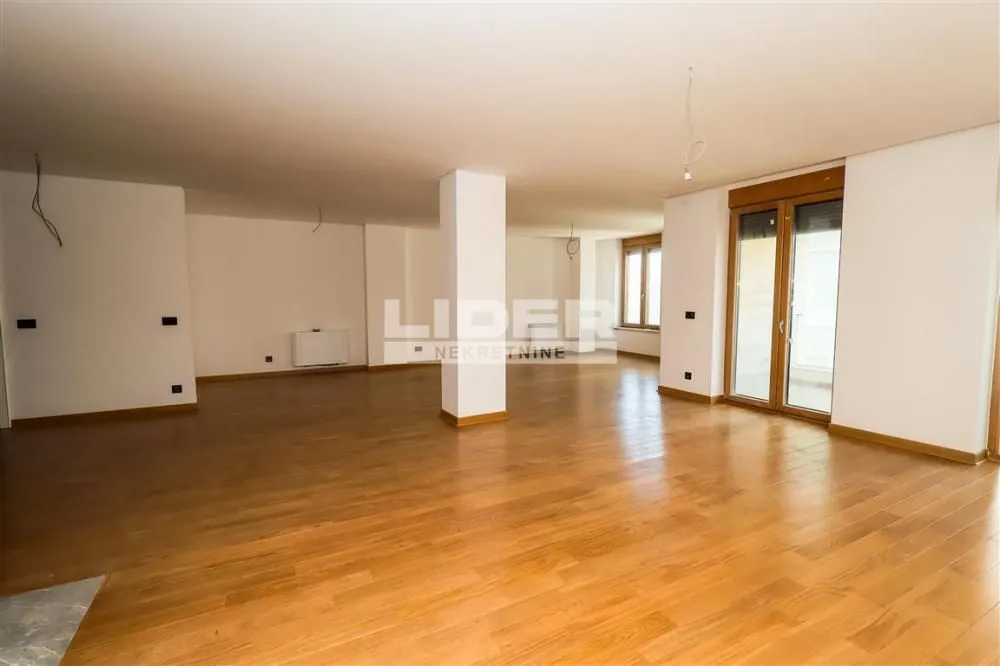 Sale, four bedroom apartment, 261m², Vračar Hram, Vračar Sve Podlokacije