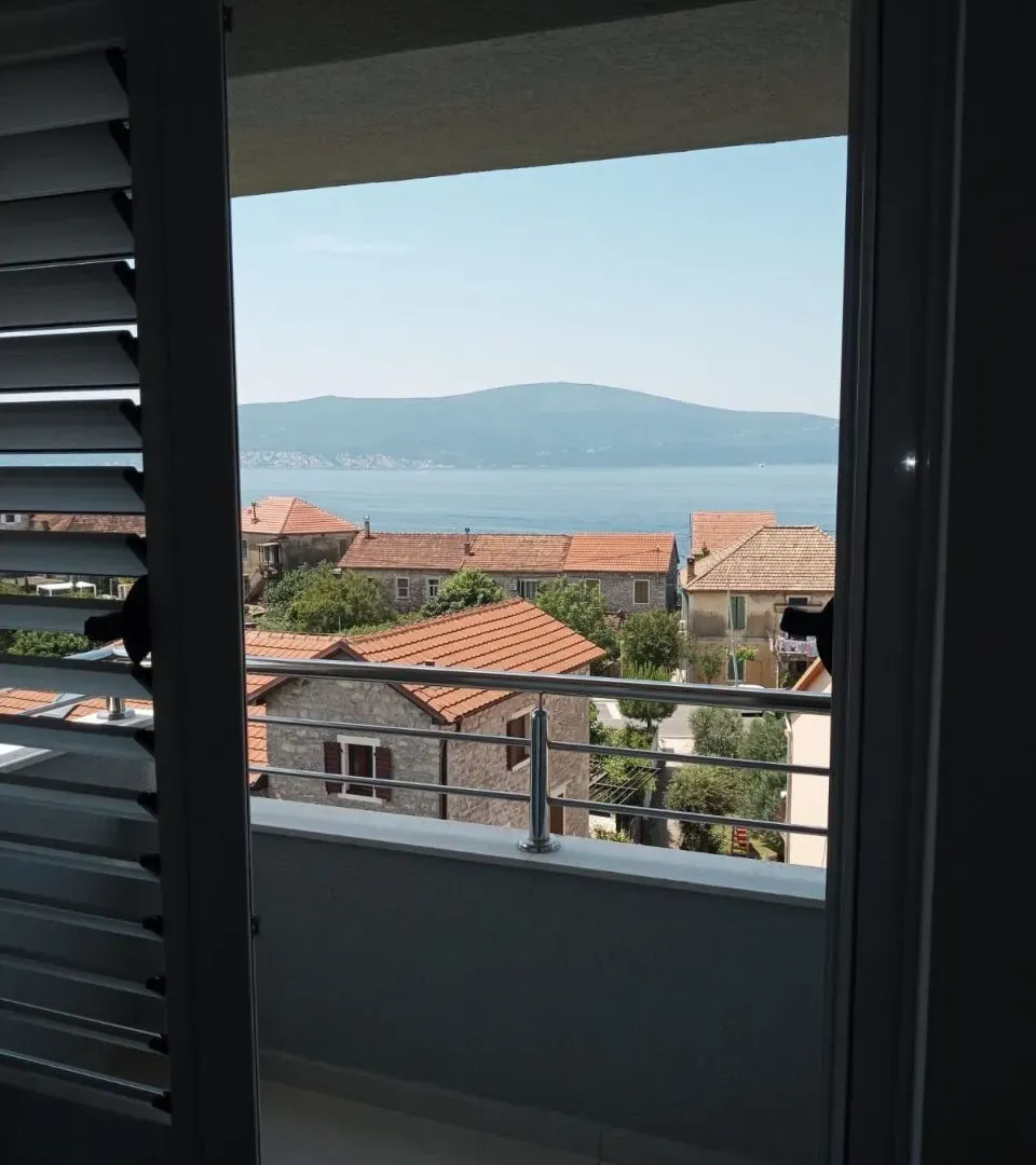 Rent, one bedroom apartment, 20m², Tivat, Crna Gora