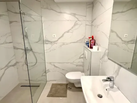 Izdavanje, jednosoban stan, 47m², Stari Aerodrom, Podgorica - image 10