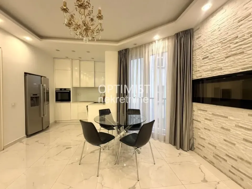 Izdavanje, četvorosoban stan, 75m², Stari Grad, Beograd