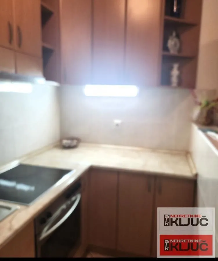 Izdavanje, dvosoban stan, 54m², Grbavica, Novi Sad Sve Podlokacije