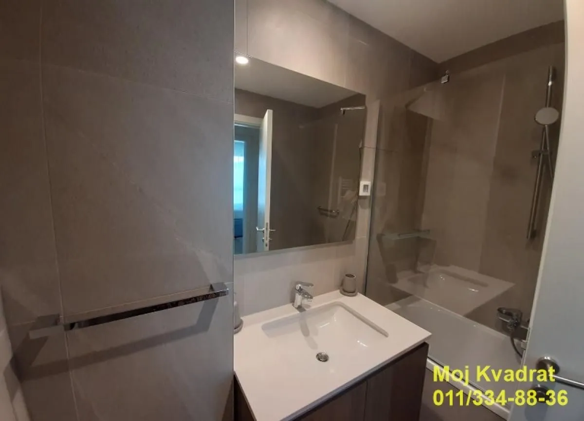 Izdavanje, četvorosoban stan, 121m², Savski Venac, Beograd
