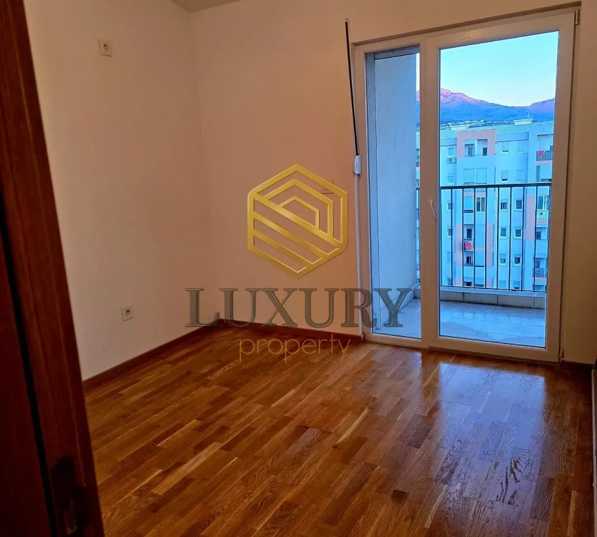 Prodaja, dvosoban stan, 72m², Stari Aerodrom, Podgorica