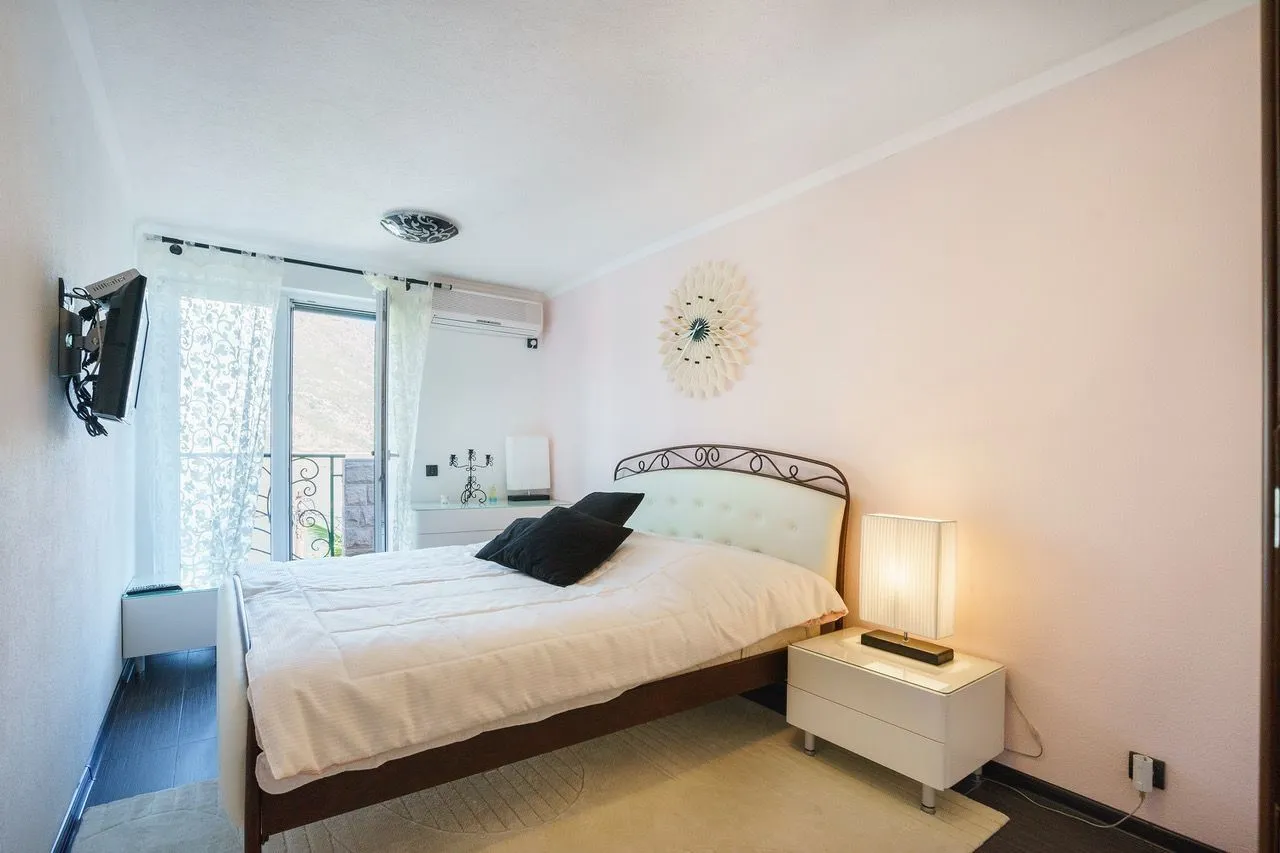 Sale, house, 300m², Stoliv, Kotor