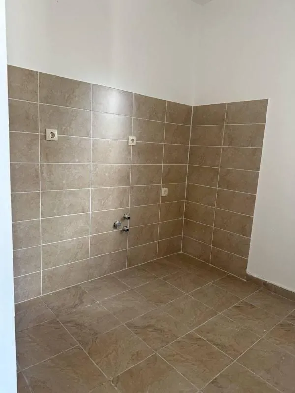 Prodaja, jednosoban stan, 52m², Podkošljun, Budva