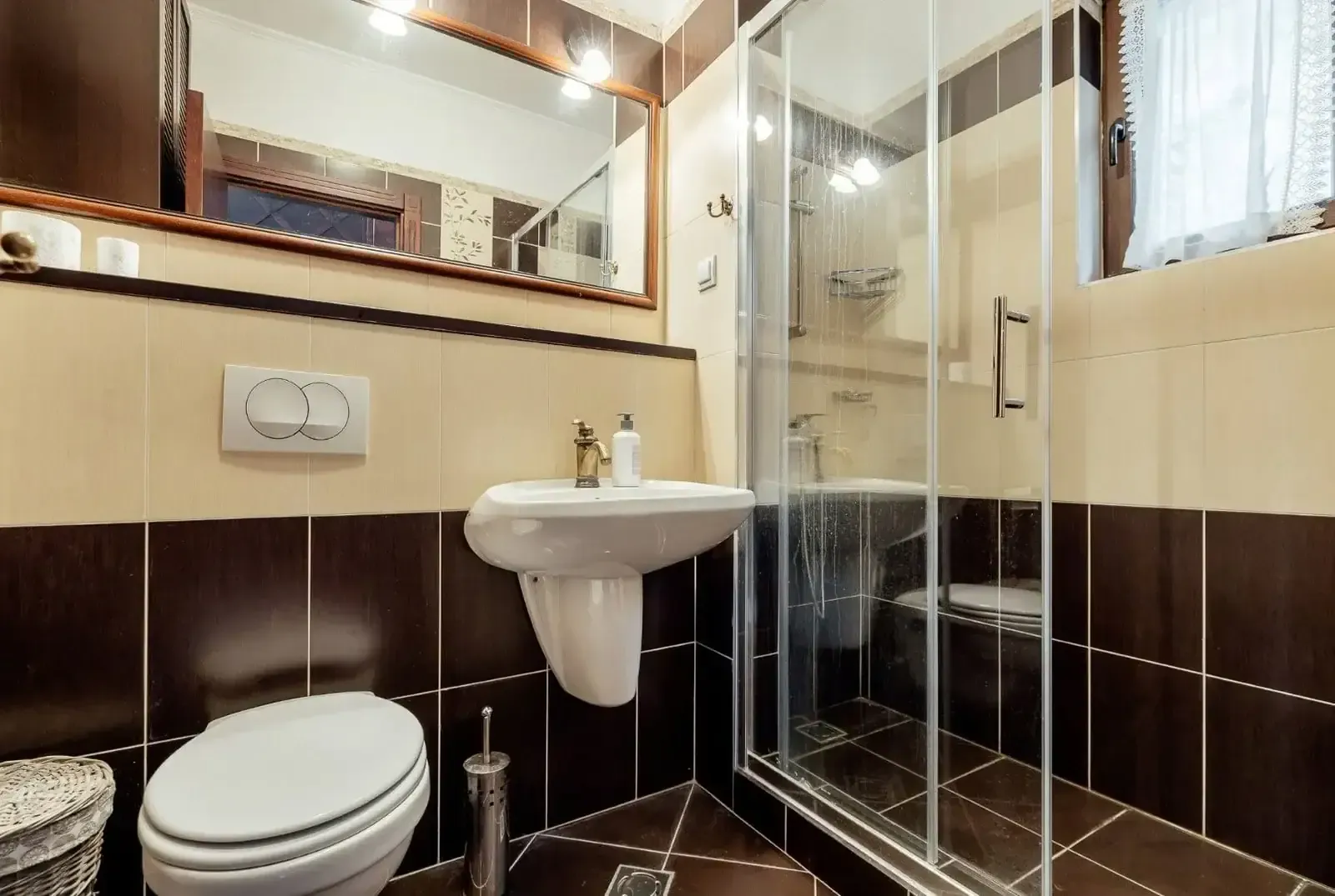 Prodaja, trosoban stan, 92m², Kostanjica, Kotor