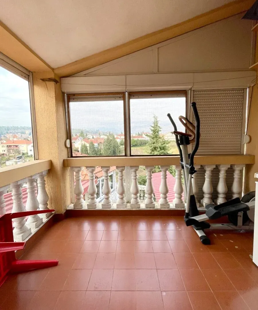 Rent, house, 200m², Konik, Podgorica