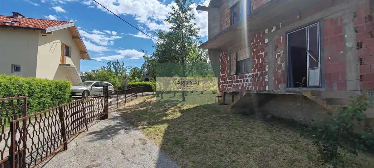 Prodaja, kuća, 250m², Crnče, Jagodina