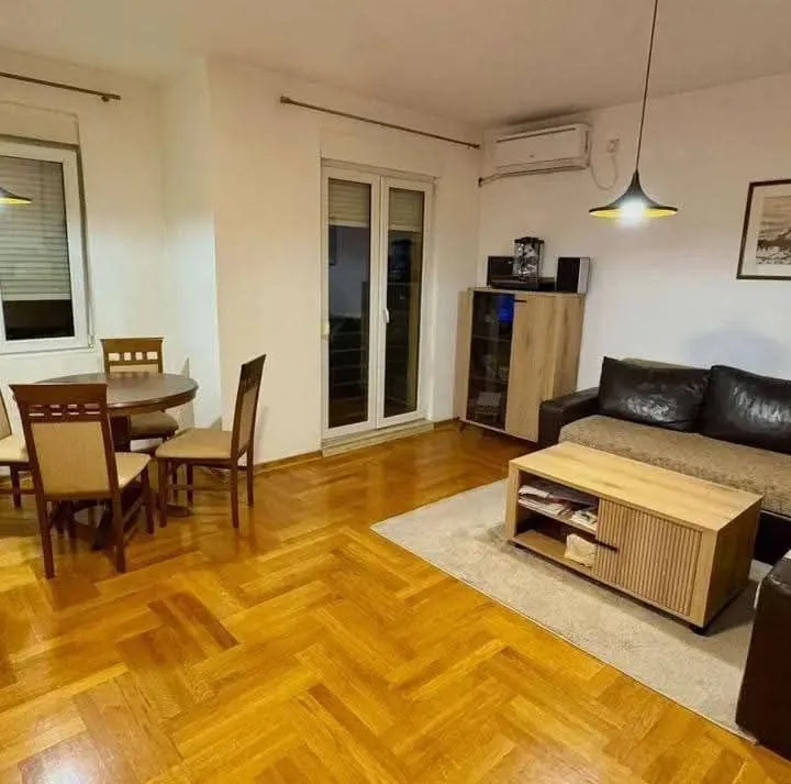 Prodaja, jednosoban stan, 41m², Drač, Podgorica