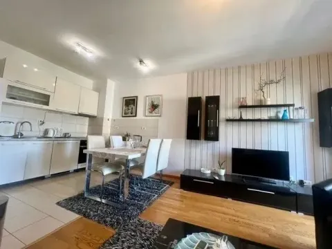 Rent, two bedroom apartment, 74m², City Kvart, Podgorica - image 5