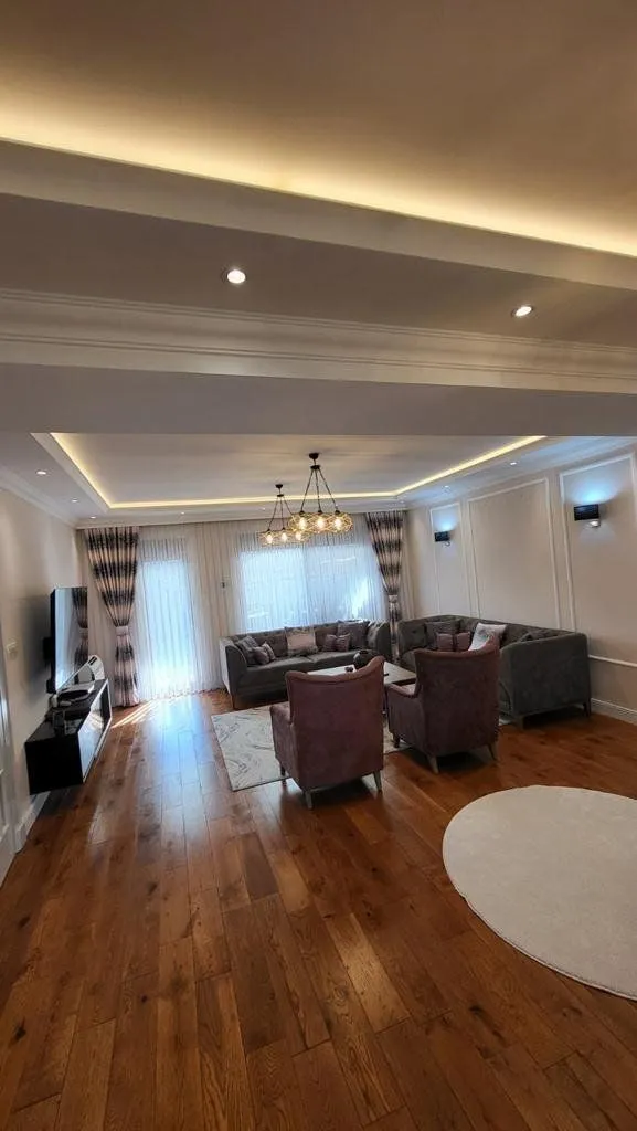 Rent, house, 280m², Stara Varoš, Podgorica