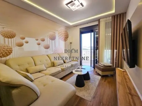 Izdavanje, jednosoban stan, 50m², Centar, Bar - image 12