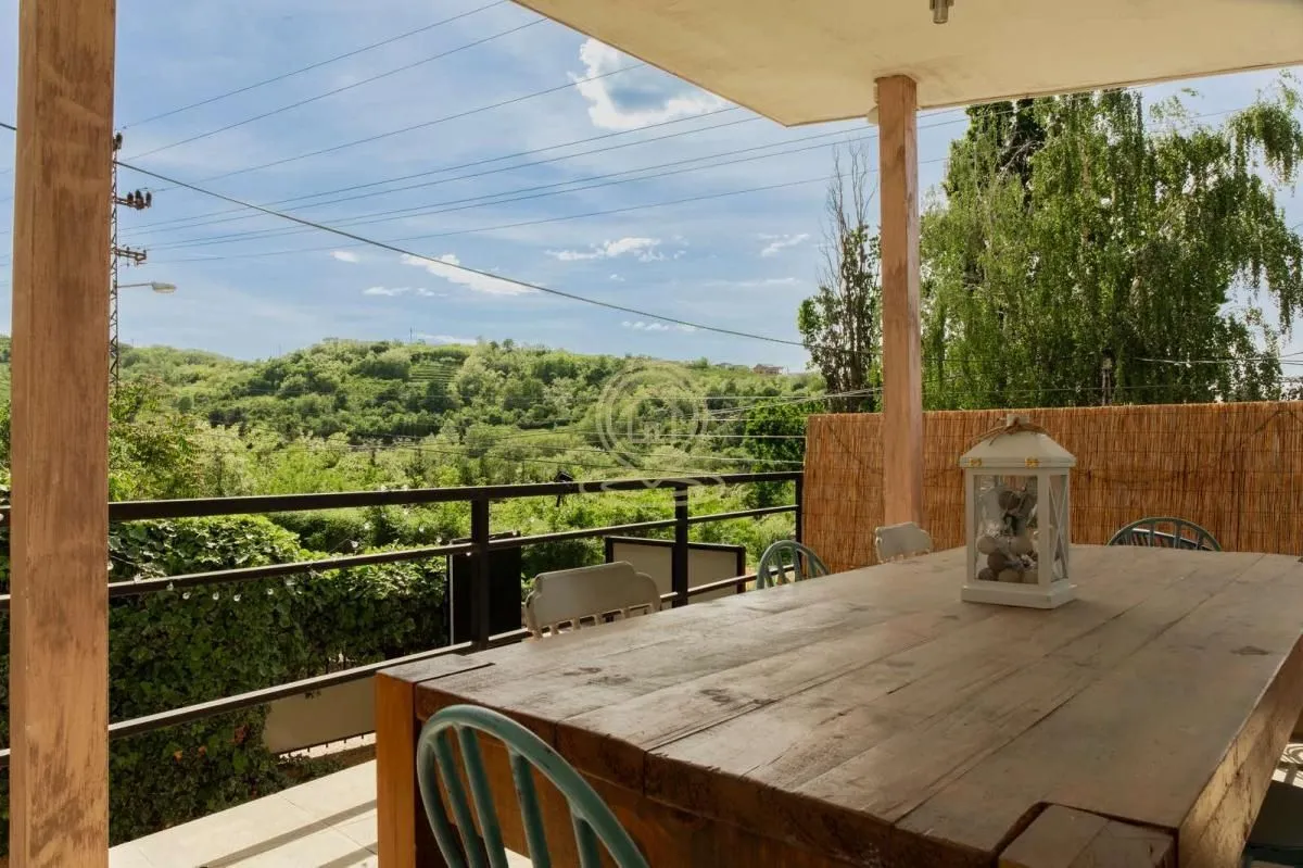 Izdavanje, kuća, 180m², Ledinci, Petrovaradin