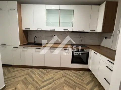Izdavanje, trosoban stan, 97m², Sremska Kamenica, Petrovaradin - image 7