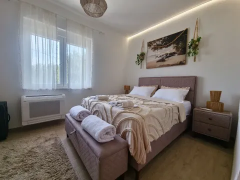 Izdavanje, kuća, 110m², Krimovica, Kotor - image 19