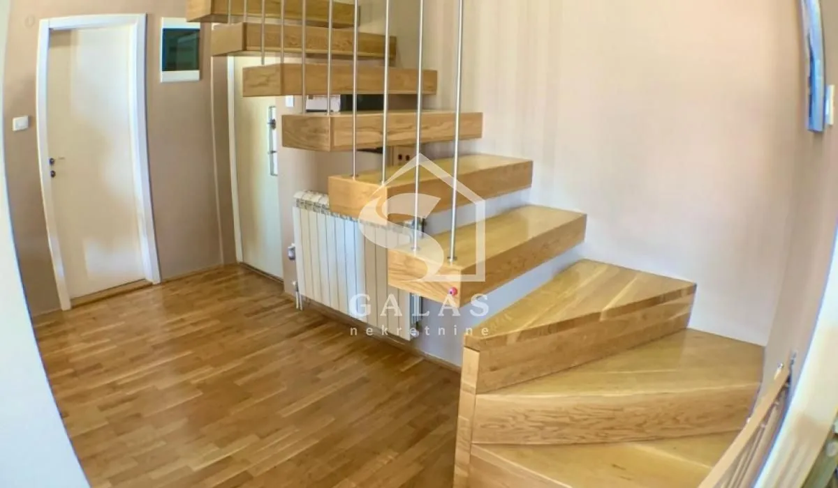 Prodaja, četvorosoban stan, 157m², Đeram Pijaca, Beograd