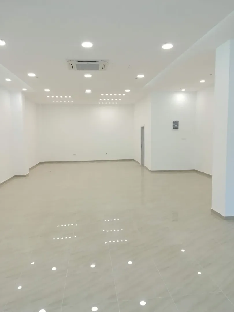 Rent, office space, 147m², Tre Canne, Budva