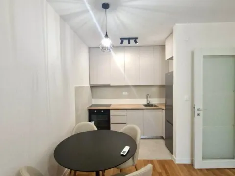 Izdavanje, jednosoban stan, 45m², Pobrežje, Podgorica - image 4