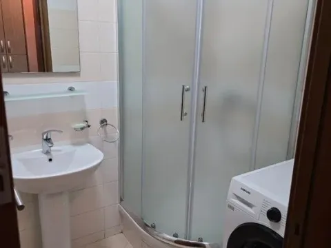 Prodaja, jednosoban stan, 40m², Stari Aerodrom, Podgorica - image 4