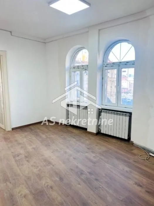 Rent, four bedroom apartment, 107m², Stari Grad, Beograd