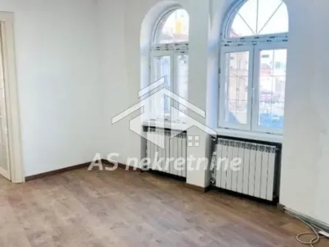 Izdavanje, četvorosoban stan, 107m², Stari Grad, Beograd - image 13