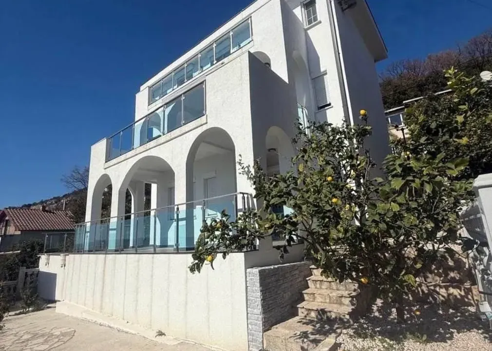 Sale, house, 330m², Utjeha, Bar