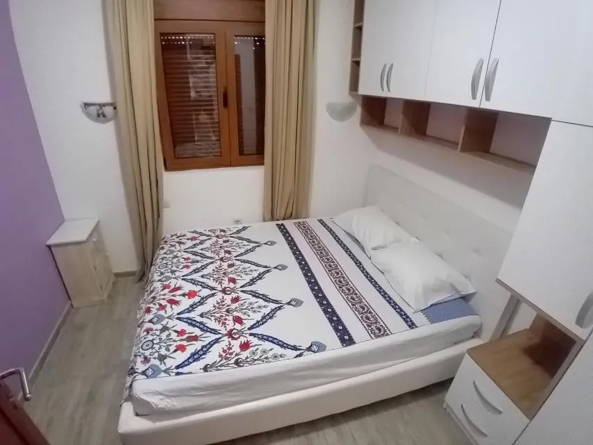 Prodaja, dvosoban stan, 72m², Dobrota, Kotor