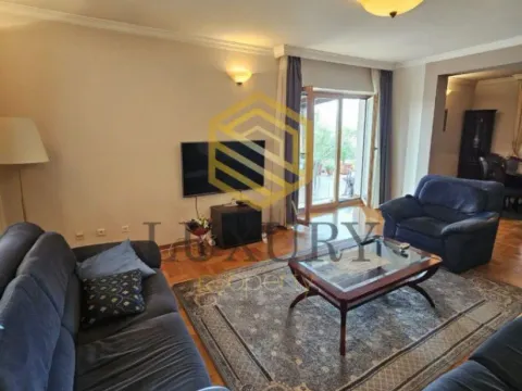 Izdavanje, kuća, 300m², Masline, Podgorica