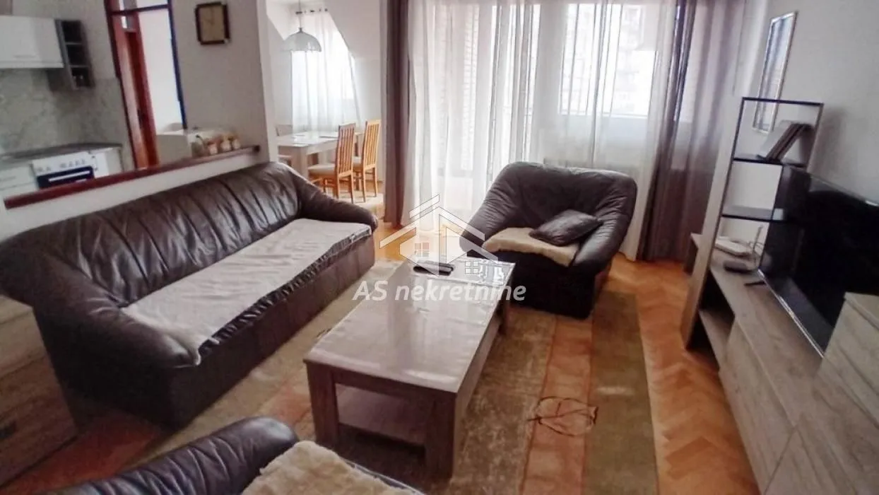 Izdavanje, dvosoban stan, 77m², Južni Bulevar, Vračar Sve Podlokacije