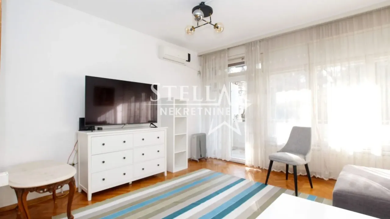 Izdavanje, kuća, 120m², Centar, Podgorica