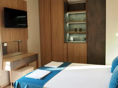 Rent, hospitality venue, 400m², Sutomore, Bar - image 12