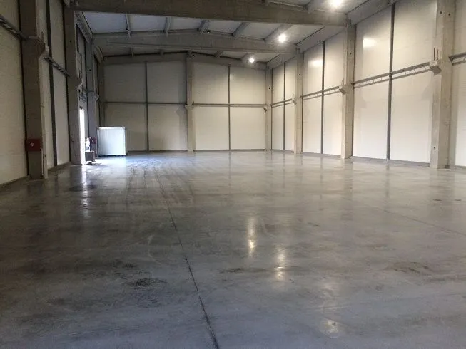 Rent, office space, 1700m², Zrenjanin, Srbija