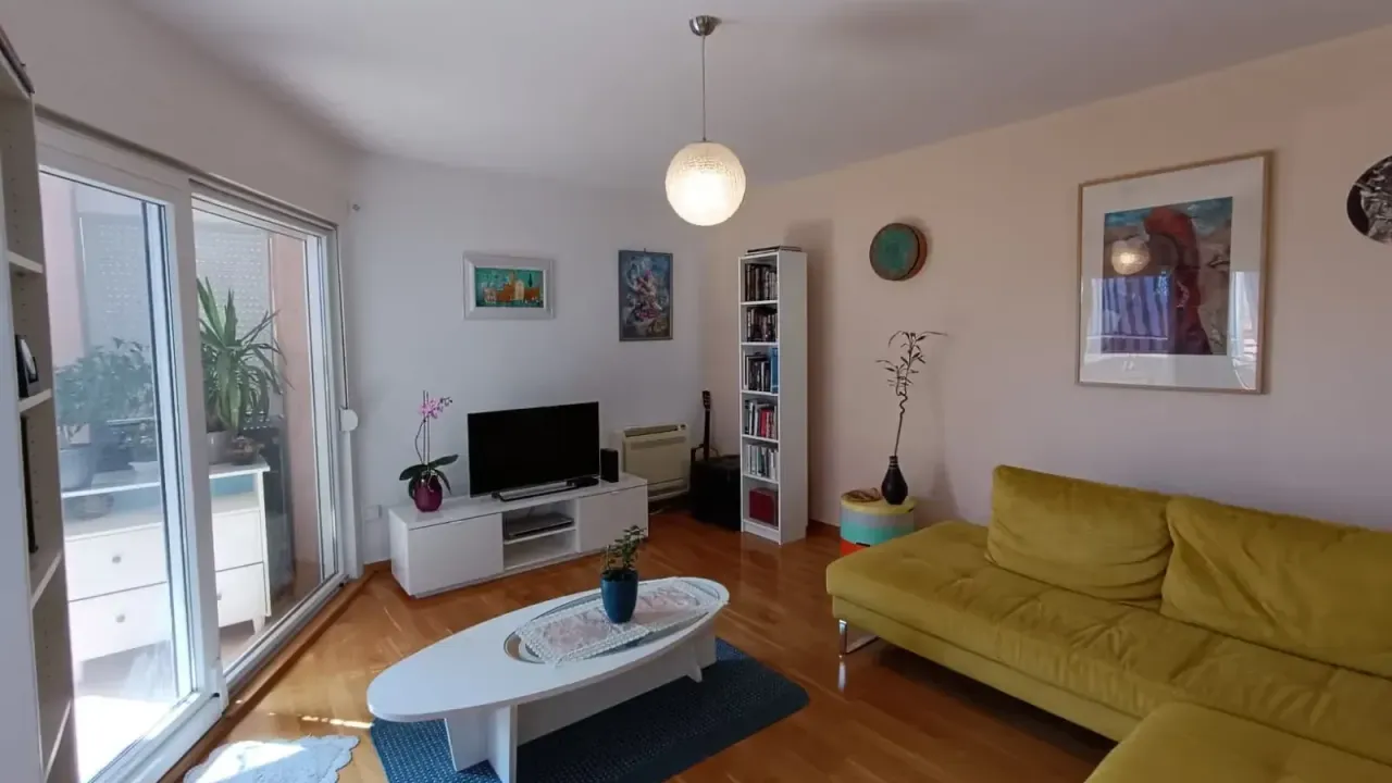 Rent, apartment, 81m², Tivat, Crna Gora