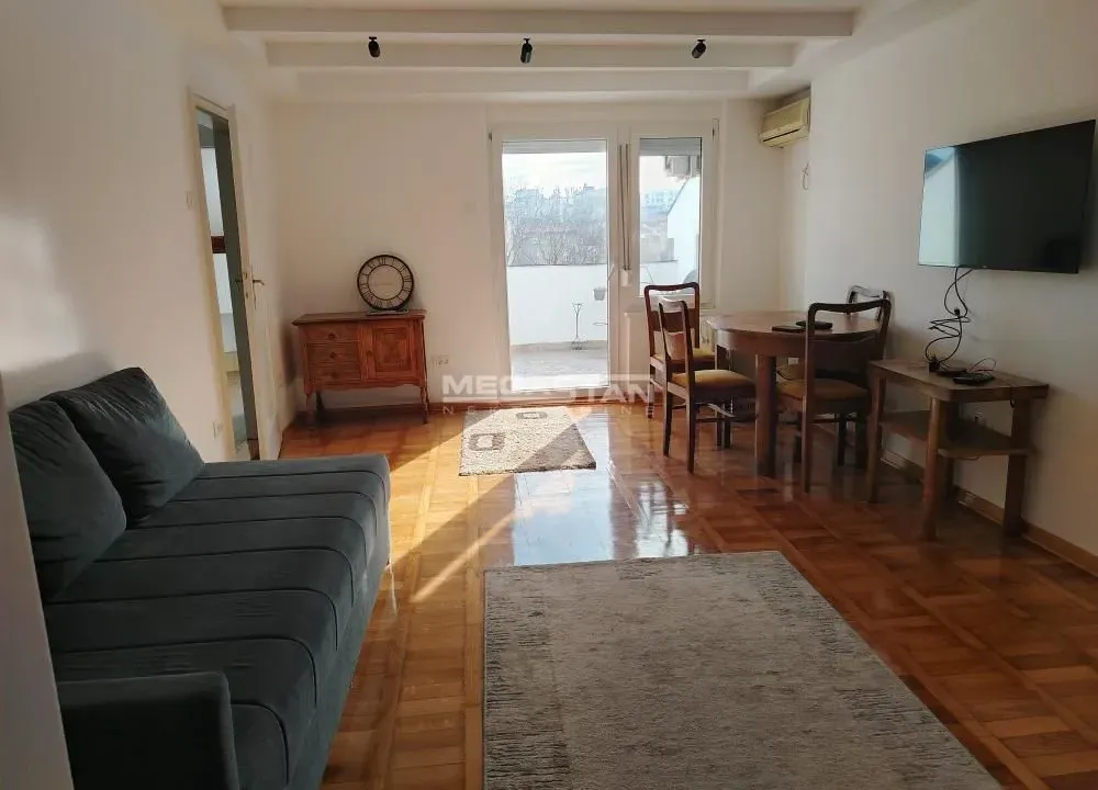 Prodaja, četvorosoban stan, 117m², Slavija, Vračar Sve Podlokacije