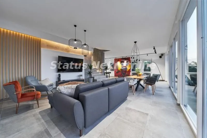 Izdavanje, kuća, 310m², Sremski Karlovci, Novi Sad