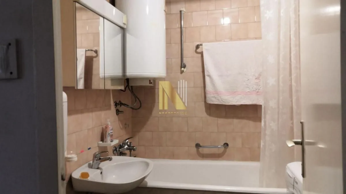 Izdavanje, dvosoban stan, 51m², Bulevar Oslobodjenja, Novi Sad Sve Podlokacije