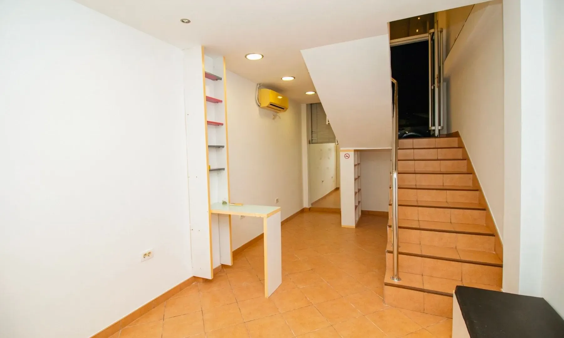 Izdavanje, garsonjera, 46m², Centar, Podgorica