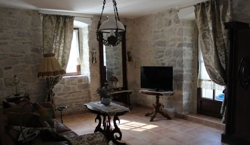 Sale, house, 385m², Strp, Kotor