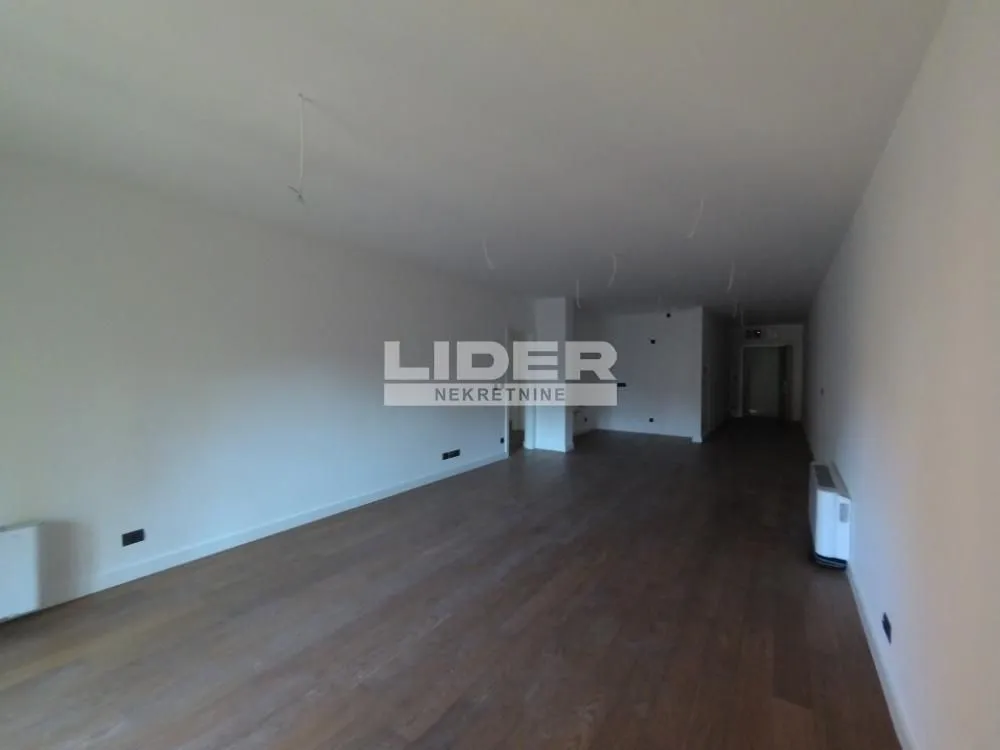 Sale, four bedroom apartment, 125m², Autokomanda, Voždovac Sve Podlokacije