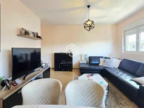 Prodaja, jednosoban stan, 53m², City Kvart, Podgorica - image 4