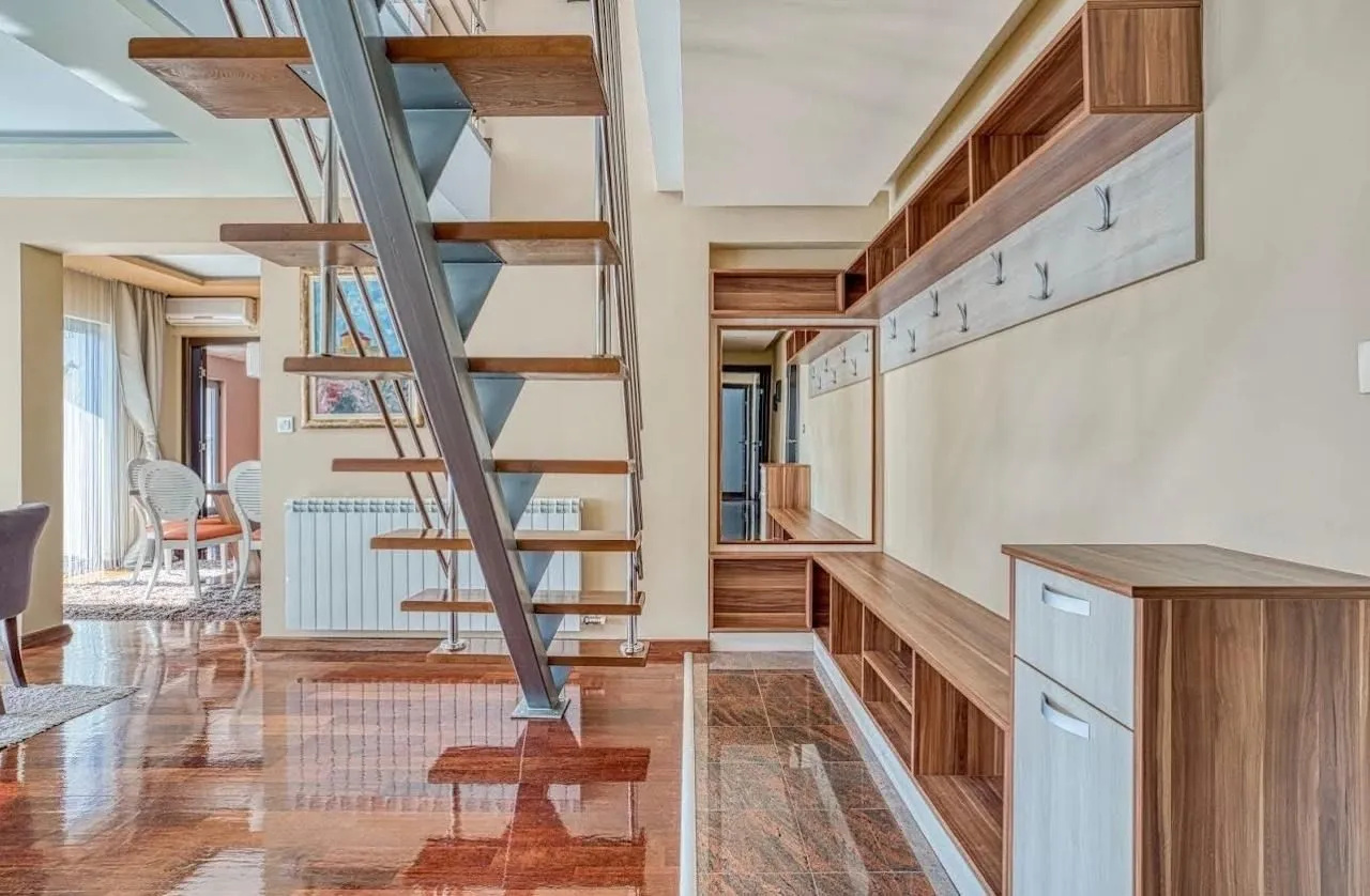 Sale, four bedroom apartment, 188m², Rozino, Budva