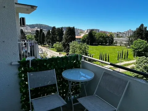 Izdavanje, jednosoban stan, 51m², Centar, Bar - image 3