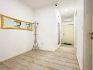 Izdavanje, poslovni prostor, 70m², Centar, Podgorica - image 10