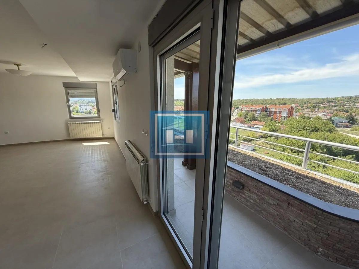 Prodaja, dvosoban stan, 95m², Vašarište, Jagodina