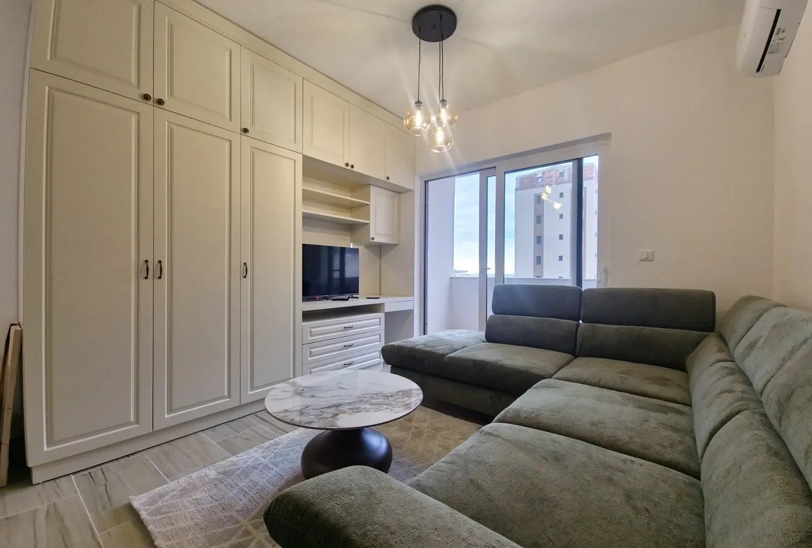 Izdavanje, garsonjera, 25m², Bečići, Budva