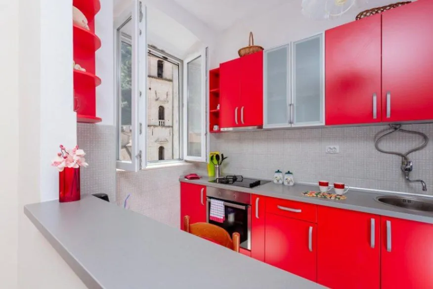Prodaja, dvosoban stan, 62m², Stari Grad Kotor, Kotor