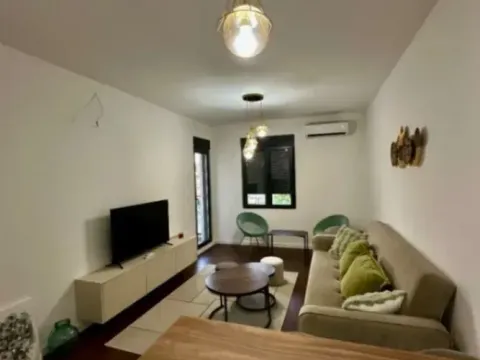 Izdavanje, jednosoban stan, 45m², City Kvart, Podgorica - image 2
