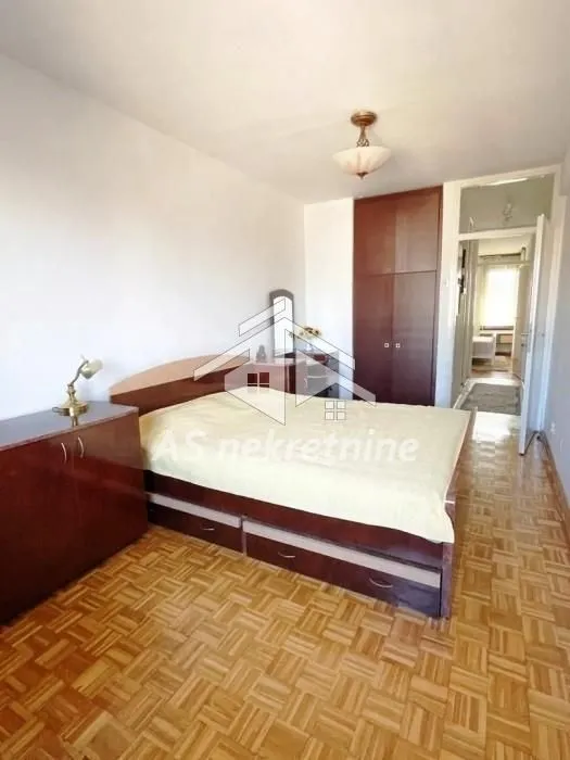 Rent, four bedroom apartment, 93m², Cvetni Trg, Vračar Sve Podlokacije